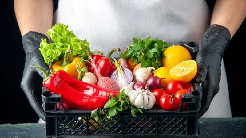Food Safety Experts Avoid These 4 Foods At The Grocery Store